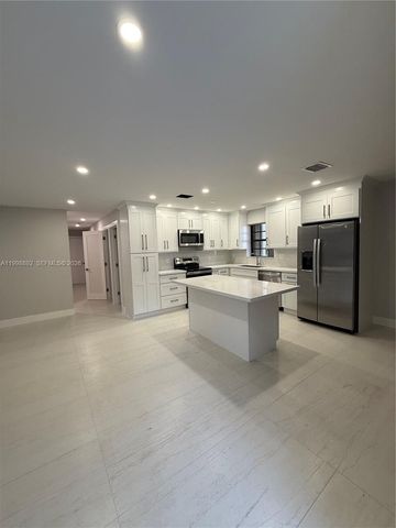 8772 SW 143rd St 8772, Palmetto Bay, FL 33176