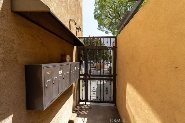 551 W Stocker Street 3, Glendale, CA 91202