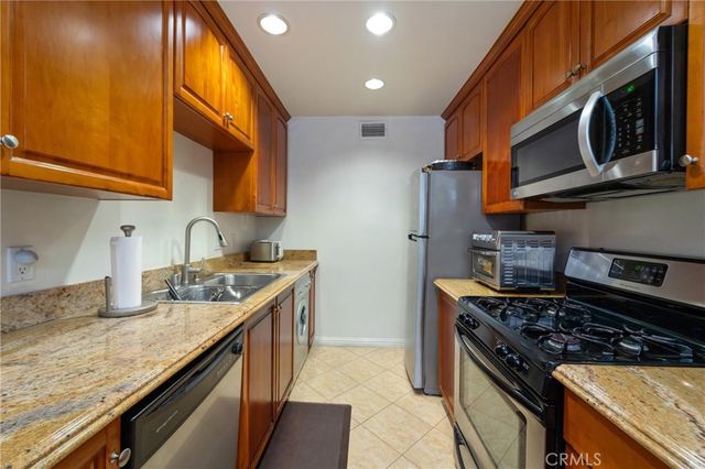 551 W Stocker Street 3, Glendale, CA 91202