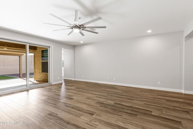 3019 W TUMBLEWEED Drive, Phoenix, AZ 85085