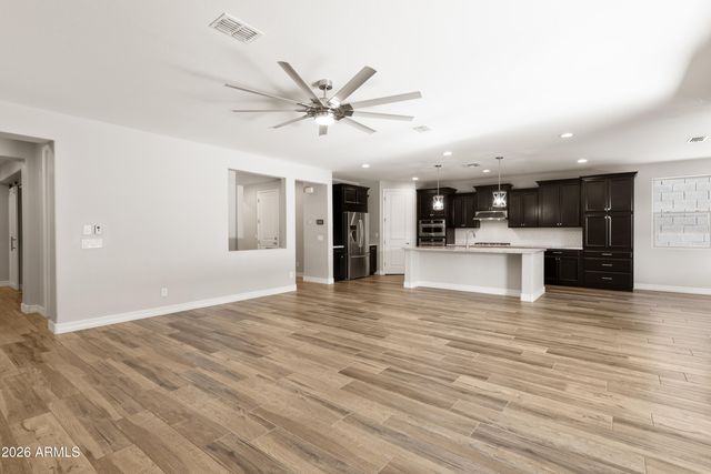 3019 W TUMBLEWEED Drive, Phoenix, AZ 85085