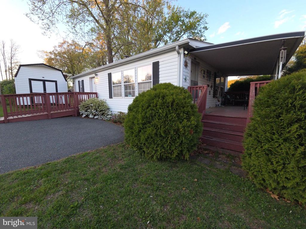 8 EAST CIRCLE DR, Port Deposit, MD 21904