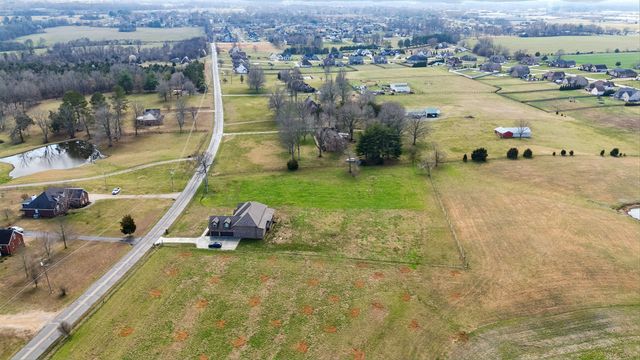 760 N Russell St, Portland, TN 37148