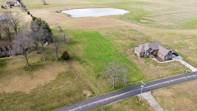 760 N Russell St, Portland, TN 37148