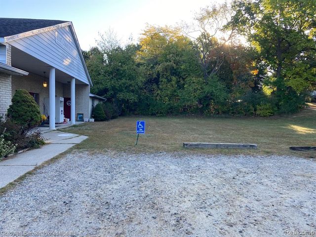 1284 Turrill Road, Lapeer, MI 48446