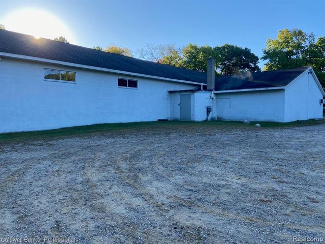 1284 Turrill Road, Lapeer, MI 48446