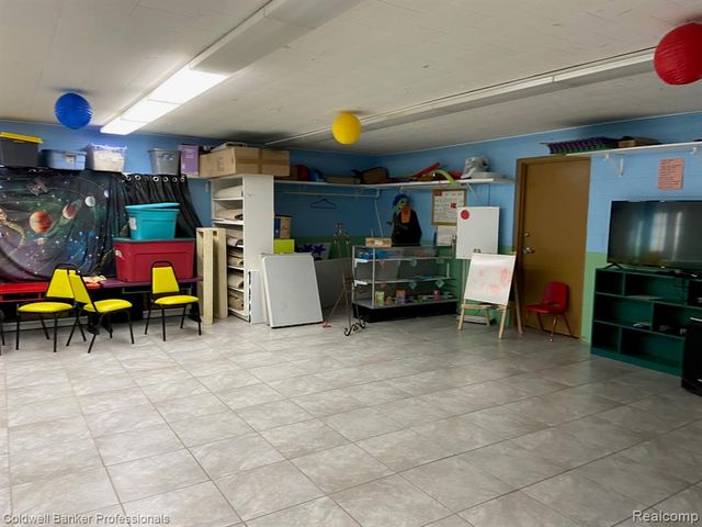 1284 Turrill Road, Lapeer, MI 48446