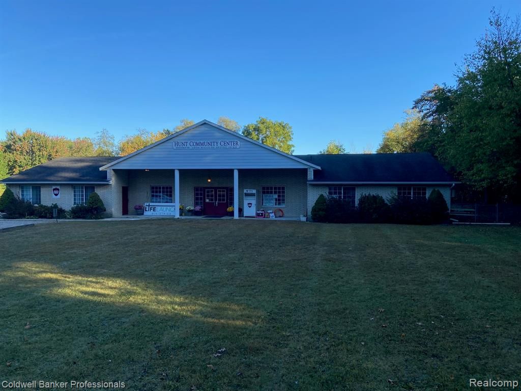 1284 Turrill Road, Lapeer, MI 48446