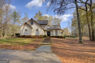 90 Cove Lane, Social Circle, GA 30025