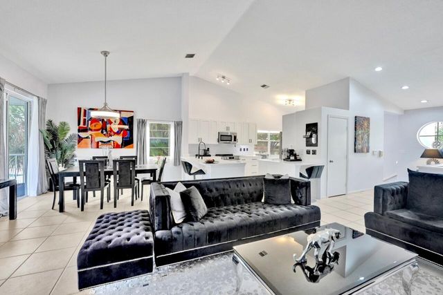 7669 Springwater Place 202, Boynton Beach, FL 33437