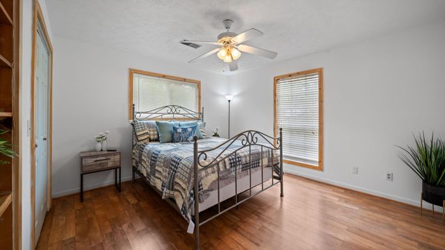 11400 Highcrest Drive, Conroe, TX 77303