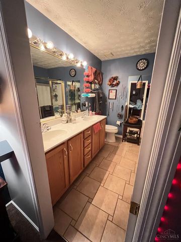 420 Lake Shore Drive, Lebanon, OH 45036