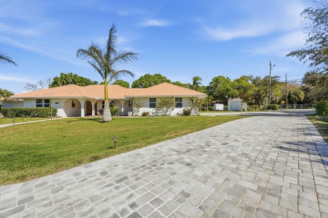 1100 Fleetwood Lane, Fort Pierce, FL 34982