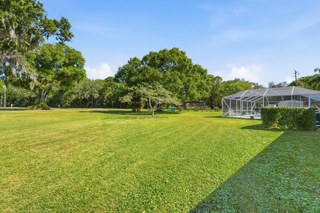 1100 Fleetwood Lane, Fort Pierce, FL 34982