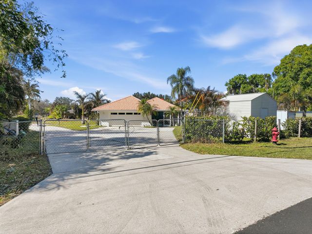 1100 Fleetwood Lane, Fort Pierce, FL 34982