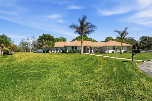 1100 Fleetwood Lane, Fort Pierce, FL 34982