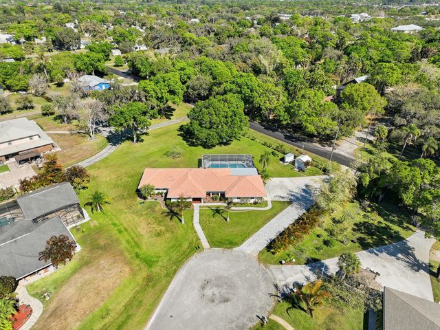 1100 Fleetwood Lane, Fort Pierce, FL 34982