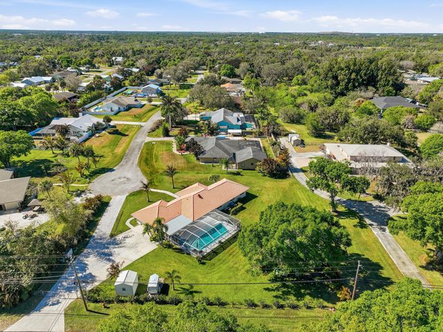 1100 Fleetwood Lane, Fort Pierce, FL 34982