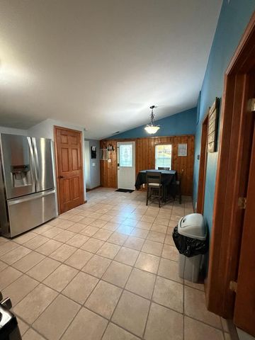 11605 N Lake STREET, Milton, WI 53563