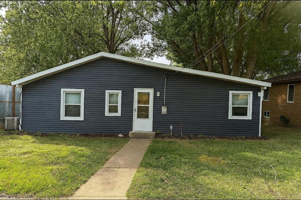 11605 N Lake STREET, Milton, WI 53563