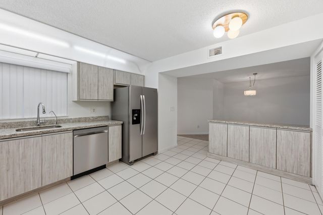 9633 Riverside Drive E3, Coral Springs, FL 33071