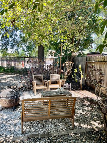 3321 35th St, Sacramento, CA 95817