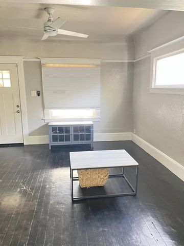3321 35th St, Sacramento, CA 95817