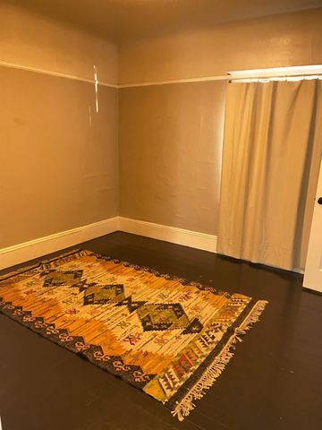 3321 35th St, Sacramento, CA 95817