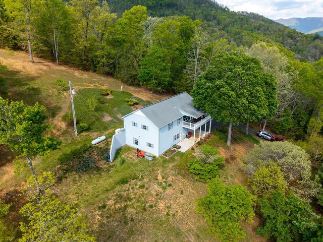 619 Pounding Mill Loop, Hayesville, NC 28904