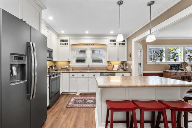 212 Mckinley Avenue, Eau Claire, WI 54701