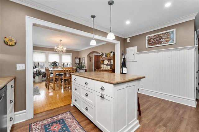 212 Mckinley Avenue, Eau Claire, WI 54701