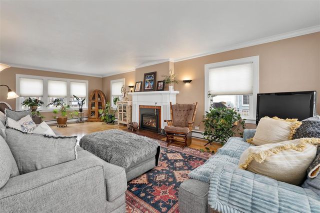 212 Mckinley Avenue, Eau Claire, WI 54701