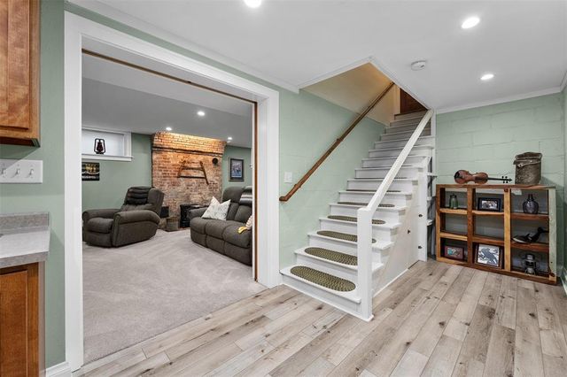 212 Mckinley Avenue, Eau Claire, WI 54701