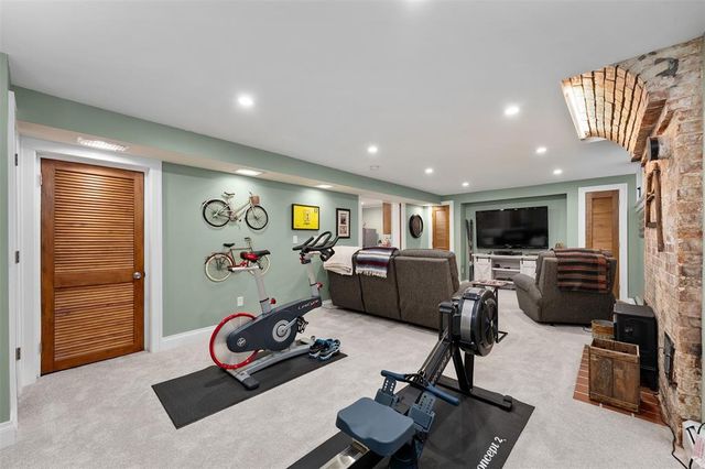 212 Mckinley Avenue, Eau Claire, WI 54701