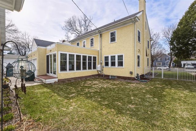 212 Mckinley Avenue, Eau Claire, WI 54701
