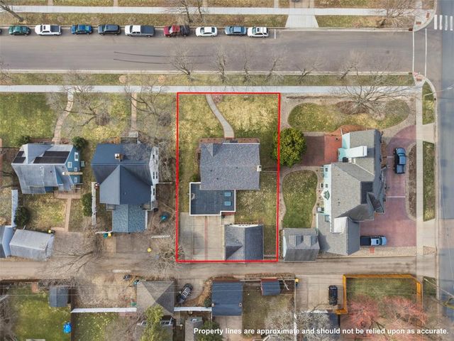 212 Mckinley Avenue, Eau Claire, WI 54701