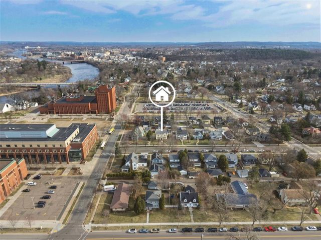 212 Mckinley Avenue, Eau Claire, WI 54701