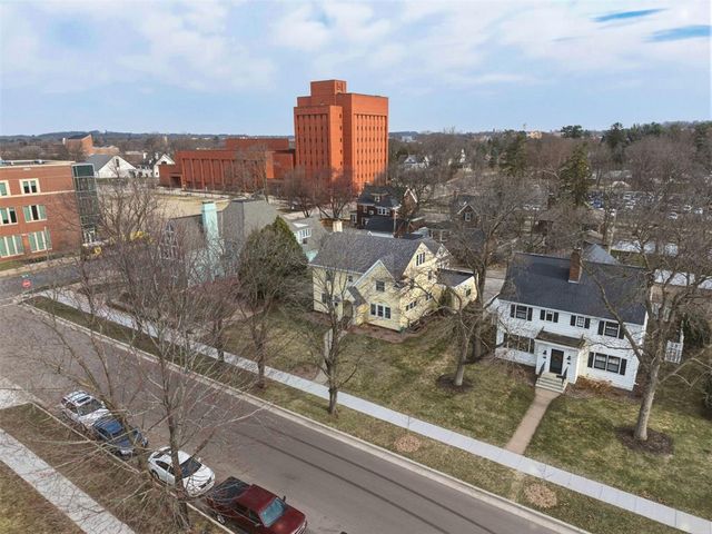 212 Mckinley Avenue, Eau Claire, WI 54701