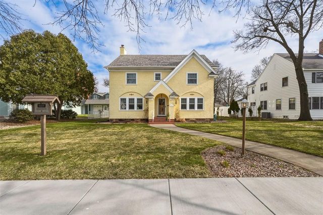 212 Mckinley Avenue, Eau Claire, WI 54701