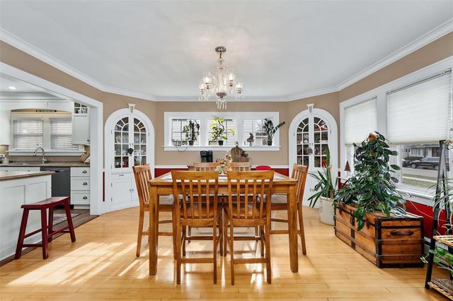 212 Mckinley Avenue, Eau Claire, WI 54701