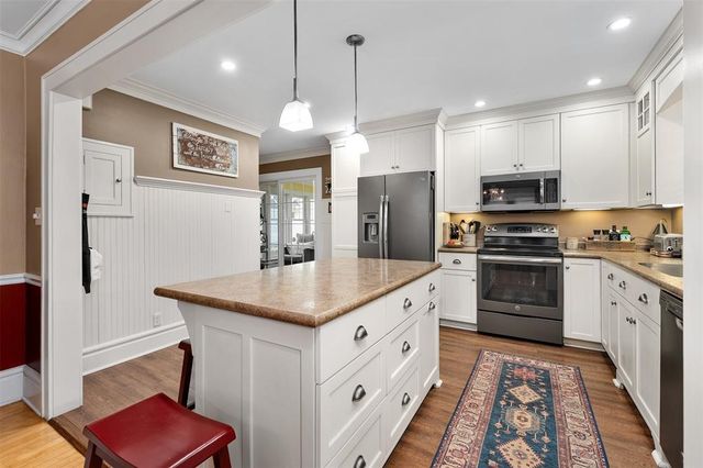 212 Mckinley Avenue, Eau Claire, WI 54701