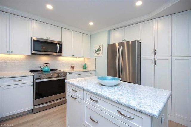 1785 Middle Gulf DR # A103, Sanibel, FL 33957