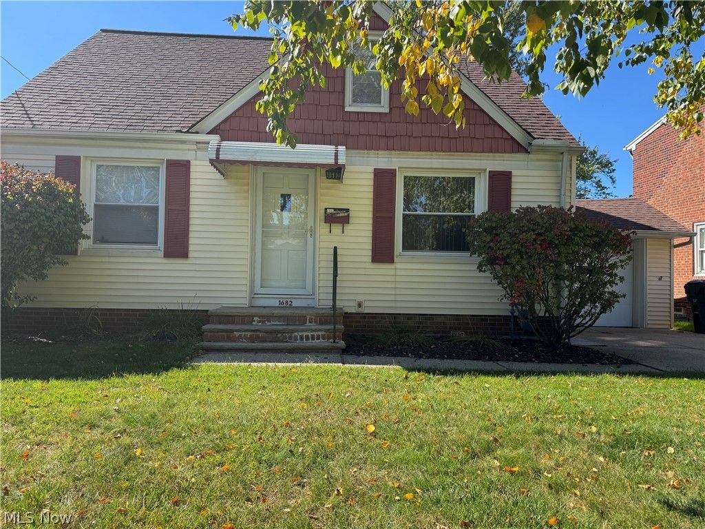 1682 Longwood Drive, Mayfield Heights, OH 44124