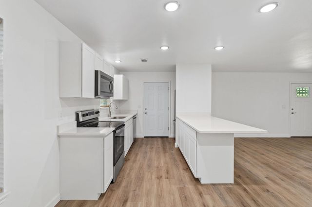 1653 Navajo TRL, Kingsland, TX 78639