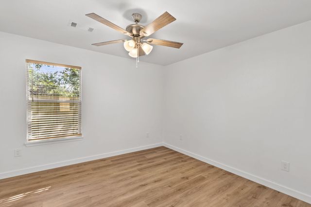 1653 Navajo TRL, Kingsland, TX 78639