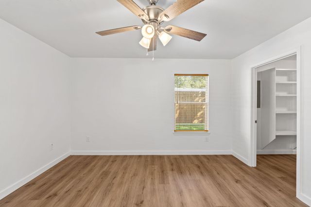 1653 Navajo TRL, Kingsland, TX 78639