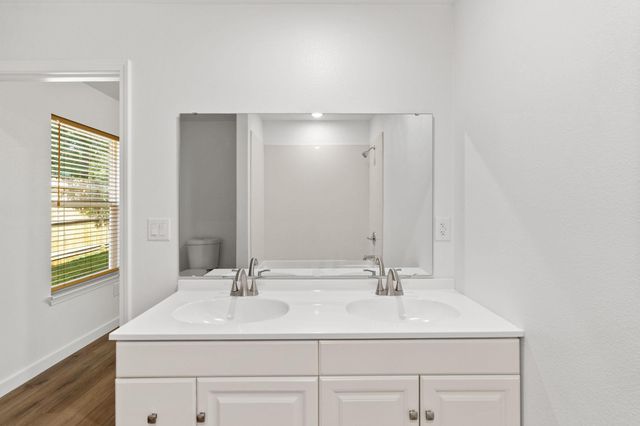 1653 Navajo TRL, Kingsland, TX 78639