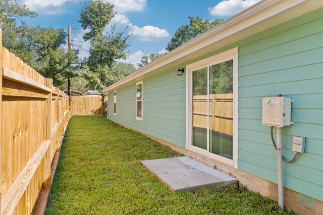 1653 Navajo TRL, Kingsland, TX 78639