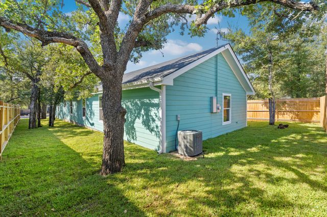1653 Navajo TRL, Kingsland, TX 78639