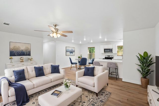 1653 Navajo TRL, Kingsland, TX 78639